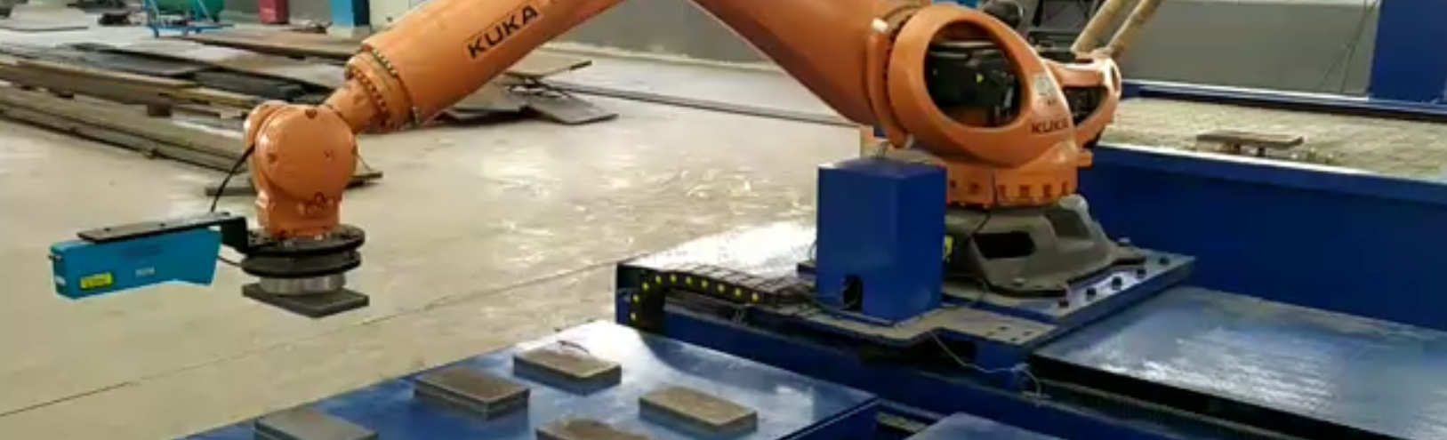 先進集體